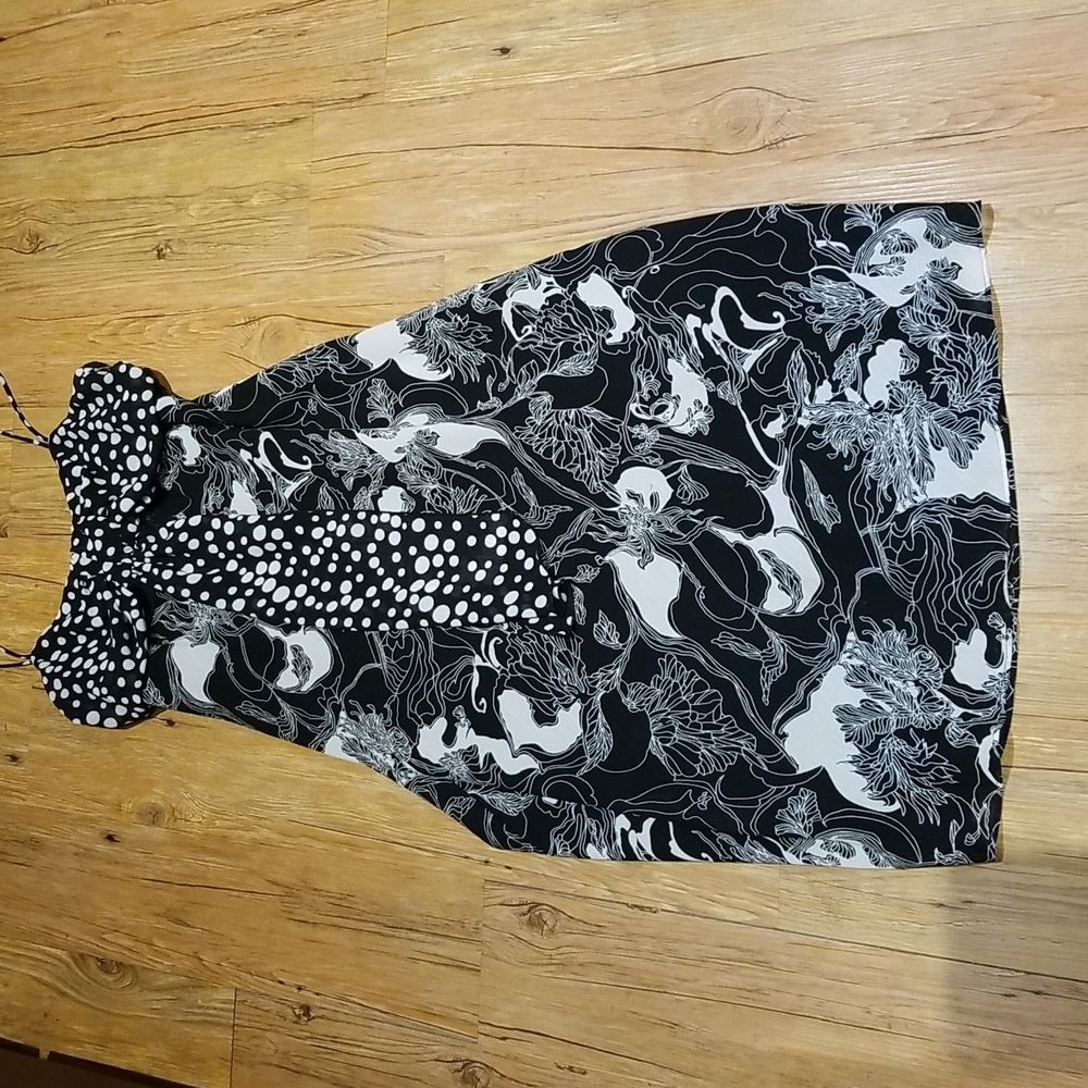 Nueva Black/white pattern dress great condition sz 14.